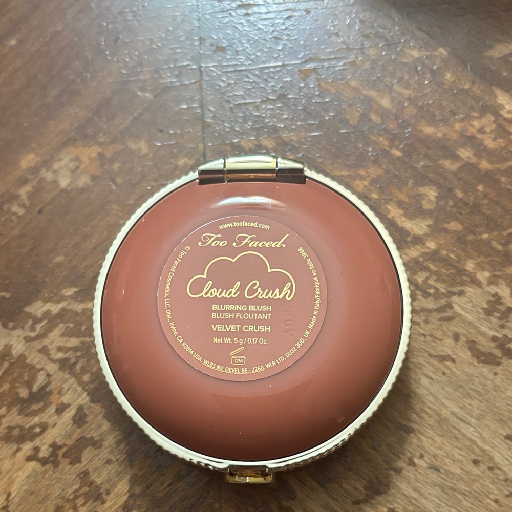 Too Faced Cloud Crush Blurring Blush - Velvet Crush - Picture 4 of 8